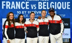 L'équipe de France de Fed Cup contre la Belgique, (de g à d) Clara Burel, Amandine Hesse, Pauline Parmentier, Kristina Mladenovic et le capitaine Yannick Noah, le 9 février 2018 à Mouilleron-le-Captif