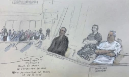 Croquis judiciaire de Mohamed Ghraieb (à droite) et Chokri Chafroud (centre) lors de leur procès en appel devant la cour d'assises spéciale de Paris, le 22 avril 2024
