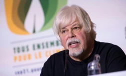Paul Watson lors d'une conférence de presse le 10 décembre 2015 à Paris en marge de la COP21