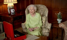 Photo fournie le 6 février 2022 par Buckingham Palace montrant la reine Elizabeth II à Sandringham le 2 février 2022