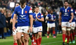 Les Français tête basse après la défaite au Stade de France 29-26 face à l'Afrique du Sud en tournée d'automne le 10 novembre 2018
