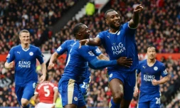 Le capitaine Wes Morgan signe l'égalisation pour Leicester face à Manchester United, le 1er mai 2016 à Old Trafford