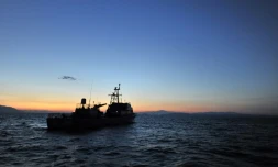 Des garde-côtes grecs patrouillent au large de l'île d'Agathonissi, dans le sud-est de la mer Égée en Grèce le 30 mai 2009