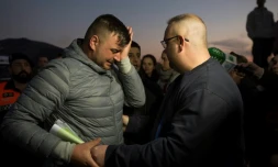 Jose Rosello (g), père du petit Julen, tombé dans un puits de 100 mètres de profondeur, à Totalan, dans le sud de l'Espagne, le 16 janvier 2019