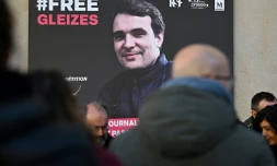 Un portrait du journaliste Christophe Gleizes, détenu en Algérie, déployé à Montpellier, le 29 janvier 2026