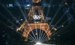 La Tour Eiffel lors de la cérémonie d'ouverture des Jeux olympiques de Paris 2024, le 26 juillet 2024 à Paris 