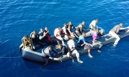 Une photo des gardes cotes espagnols montrant des migrants, le 30 octobre 2015