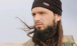 Capture d'écran en date du 17 novembre 2014 d'une video de propagande diffusée le 16 novembre 20147 par al-Furqan Media du Français Maxime Hauchard alias Abu Abdallah al-Faransi