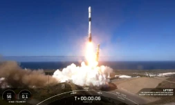Image tirée d'une vidéo de SpaceX montrant le lancement par une fusée Falcon 9 d'un satellige sud-coréen d'observation militaire à la base aérienne de Vandenberg, le 1er décembre 2023 en Californie