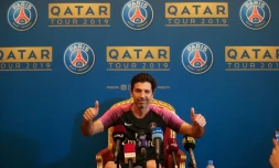 Le gardien de but du PSG Gianluigi Buffon en conférence de presse à Doha le 14 janvier 2019