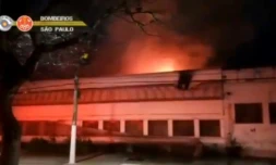 Un entrepôt de la cinémathèque de Sao Paulo, au Brésil, est ravagé par un incendie, le 29 juillet 2021