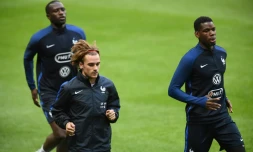 Moussa Sissoko, Antoine Griezmann et Paul Pogba, à l'entraînement des Bleus à la Friends Arena de Solna, le 8 juin 2017 
