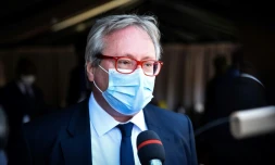 Joël Meyer, ambassadeur de France au Mali, lors des obsèques nationales d'Ibrahim Boubacar Keïta, ancien président de la République du Mali, au Centre du Génie Militaire de Bamako, le 21 janvier 2022