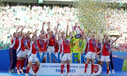Les joueuses d'Arsenal sacrées championnes d'Europe en battant Barcelone, le 24 mai 2025 à Lisbonne