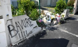 Des fleurs placées en hommage à Aboubakar Fofana, sur le lieu de son accident à Nantes, le 5 juillet 2018