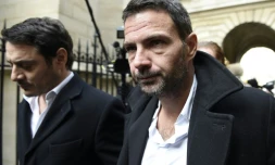 Jérôme Kerviel (D)  et son avocat David Koubbi à leur arrivée au palais de justice le 18 janvier 2016 à Paris 