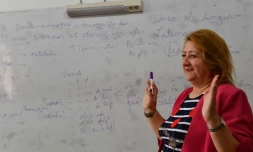 Gheorghita Cucu, une professeure du latin, à Pitesti, en Roumanie, le 6 avril 2017