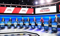 Les douze têtes de listes pour les Européennes participent à un débat télévisé sur France 2, le 4 avril 2019 à Saint-Cloud, près de Paris