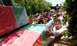 Funérailles des victimes des premiers attentats perpétrés eb Iran par l'EI, à Téhéran, le 9 juin 2017