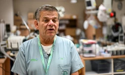 Dan Schwarzfuchs, chef des urgences de l'hÎpital Soroka de Beersheva, dans le sud d'Israël, lors d'une interview, le 11 octobre 2023