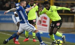 Le milieu de terrain de Strasbourg Anthony Gonçalvès (g) buteur à domicile lors du match nul 1-1 face à Lille en 26e journée de L1 le 22 février 2019