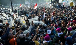 Manifestations devant le parlement local à Surabaya en Indonésie, le 26 septembre 2019