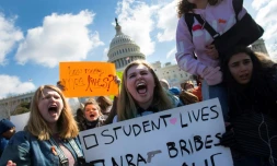 Des lycéens participent le 14 mars 2018 à Washington à un rassemblement en hommage aux victimes de la fusillade de Parkland