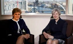 La Première ministre écossaise Nicola Sturgeon reçoit son homologue britannique Theresa May, le 27 mars 2017 à Glasgow