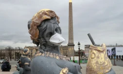 Des masques protecteurs ont été apposés le 31 mars 2018 devant la bouche de statues place de la Concorde, afin de dénoncer l'inaction des pouvoirs publics contre la pollution de l'air