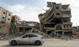 Des habitants de Nabatiyé, évacués lors des frappes israéliennes, reviennent dans la ville, le 17 avril 2026, après l'entrée en vigueur d'un cessez-le-feu 