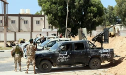 Les forces gouvernementales libyennes prennent position à Syrte, le 11 juin 2016 pour combattre les jihadistes de l'EI