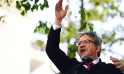 L'Insoumis Jean-Luc Mélenchon s'exprime lors d'un meeting à Villeurbanne près de Lyon, le 4 juin 2022 
