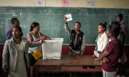 Les opérations de dépouillement dans un bureau de vote d'Antananarivo le 19 décembre 2018