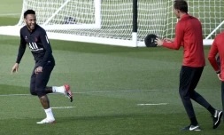 Neymar lors d'une séance d'entraînement du PSG sous le regard du technicien allemand Thomas Tuchel, au Camp des Loges, le 24 septembre 2019 