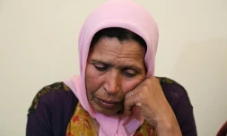 En état de choc, la mère d'une jeune Tunisienne qui s'est fait exploser lundi à Tunis, n'arrive pas à comprendre comment sa fille a pu commettre un tel geste. Photo prise lors d'un entretien avec l'AFP dans le village de Zorda, le 30 octobre 2018