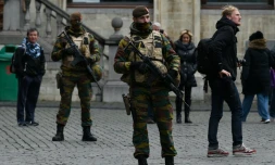 Des militaires sur la Grand-Place de Bruxelles le 22 novembre 2015
