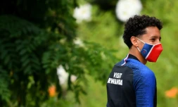 Marquinhos, le défenseur brésilien du PSG, arrive à l'entraßnement au Camp des Loges le 2 juillet 2020 à Saint-Germain-en-Laye pr_s de Paris