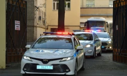 Un convoi de police escortes deux autocars sortant de la prison de Lefortovo à Moscou et transportant, selon la télévision d'Etat russe, les prisonniers ukrainiens devant être échangés, le 7 août 2019
