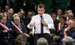 Emmanuel Macron devant 600 maires lors d'un grand débat à Grand Bourgtheroulde, en Normandie, le 15 janvier 2019