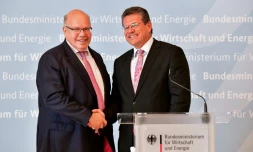 Le ministre allemand de l'Economie Peter Altmaier (à gauche sur la photo) et le commissaire européen chargé de l'Energie Maros Sefcovic à la fin d'une conférence de presse commune le 17 juillet 2018 à Berlin