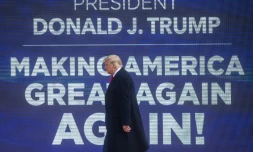 Le président américain Donald Trump, candidat républicain, arrive à un meeting à Newtown (Pennsylvanie), le 31 octobre 2020