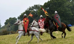Reconstitution de la bataille d'Hastings, au même endroit mais 950 ans plus tard, le 15 octobre 2016 à Battle, dans le sud-ouest de l'Angleterre