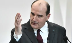 Le Premier ministre français Jean Castrex lors d'une conférence de presse à Paris le 25 février 2021