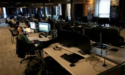 Des producteurs travaillent dans les studios de Rodeo FX, à Montréal, le 29 janvier 2026