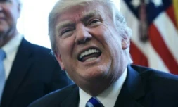 Le président Trump lâche la bride des militaires américains pour mener les opérations contre les jihadistes, ici le 24 mars à Washington