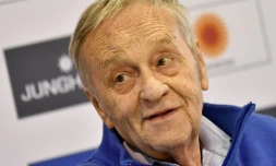 Le président de la Fédération internationale de ski, Gian-Franco Kasper, en conférence de presse, le 20 février 2019 à Seefeld en Autriche