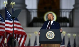 Le président américain Donald Trump s'exprime depuis les jardins de la Maison Blanche lors de la clÎture de la convention républicaine le 27 août 2020