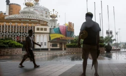 Le Casino Grand Lisboa fermé à Macao avant que le typhon Mangkhut ne déferle sur l'ancienne colonie portugaise, le 16 septembre 2018