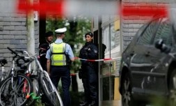 La police allemande devant l'immeuble où cinq enfants ont été retrouvés morts dans un appartement le 3 septembre 2020 à Solingen, dans l'ouest de l'Allemagne