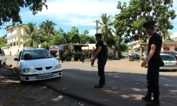 ContrĂ´le de la gendarmerie Ă Mayotte, dans le cadre de la lutte contre l'immigration clandestine, le 15 mars 2018